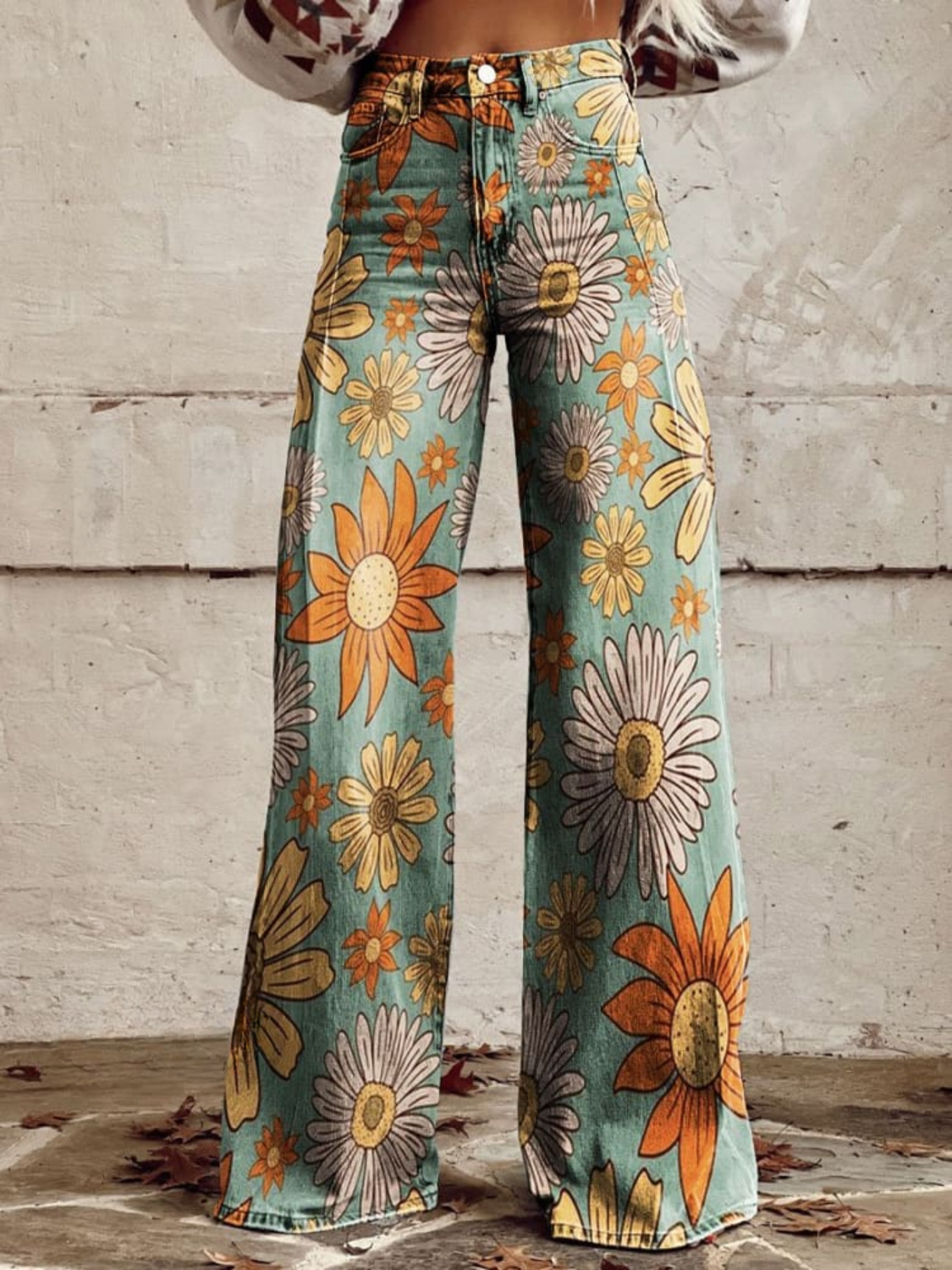 Pantaloni in denim boho con stampa floreale