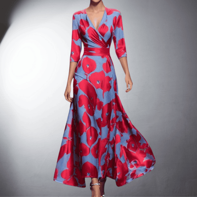 Elegante abito da sera con ciondolo floreale