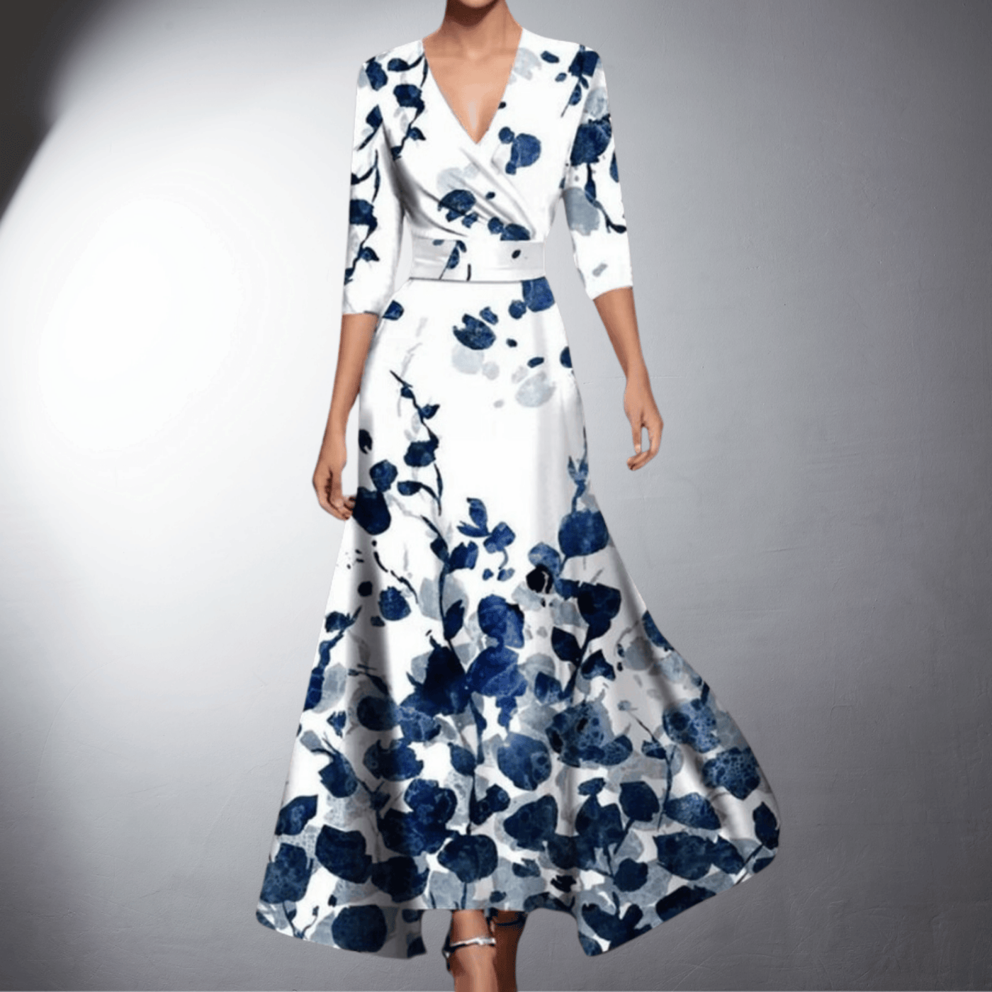 Elegante abito da sera con ciondolo floreale