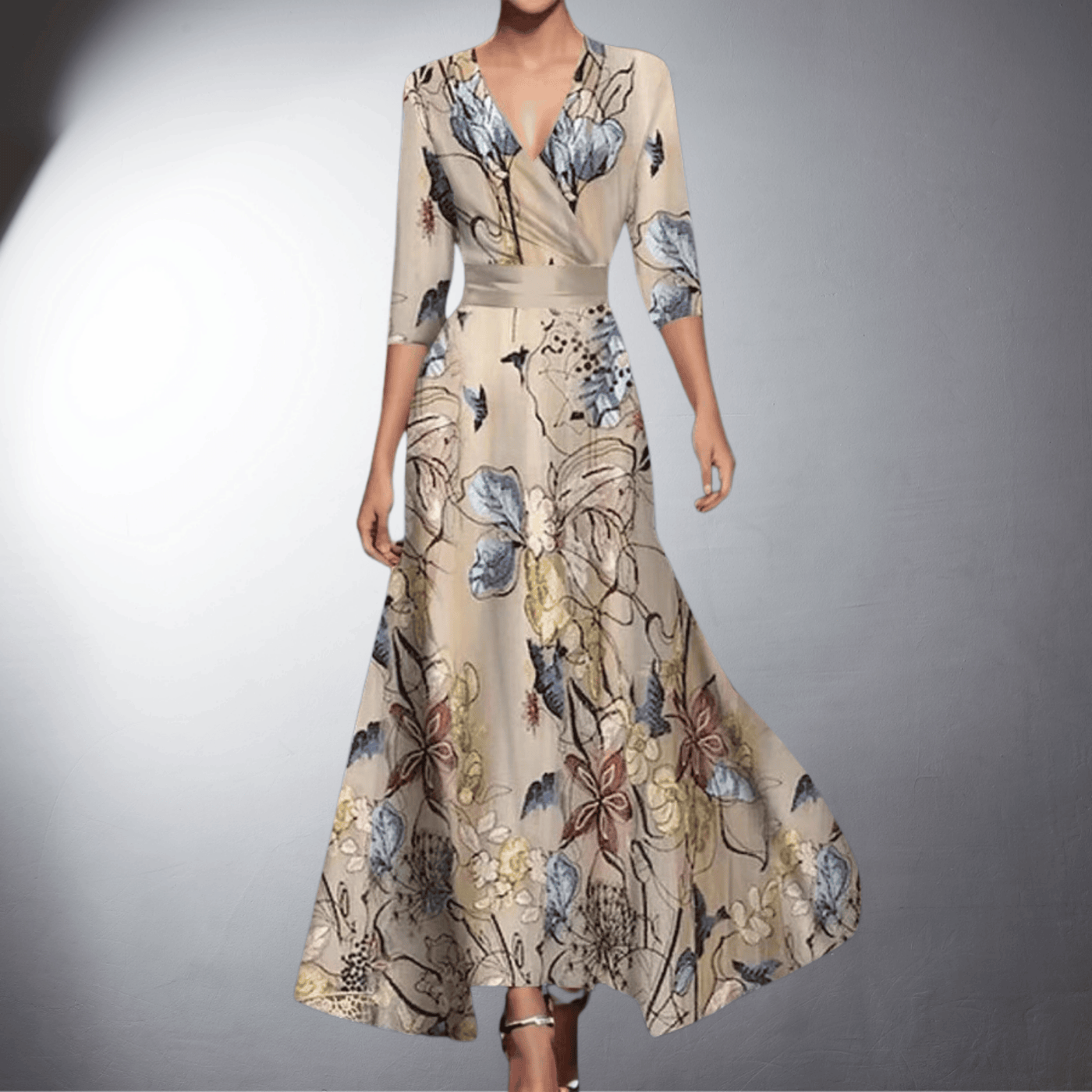 Elegante abito da sera con ciondolo floreale