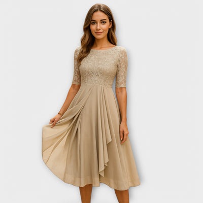 Abito classico in chiffon e pizzo con scollo a barca