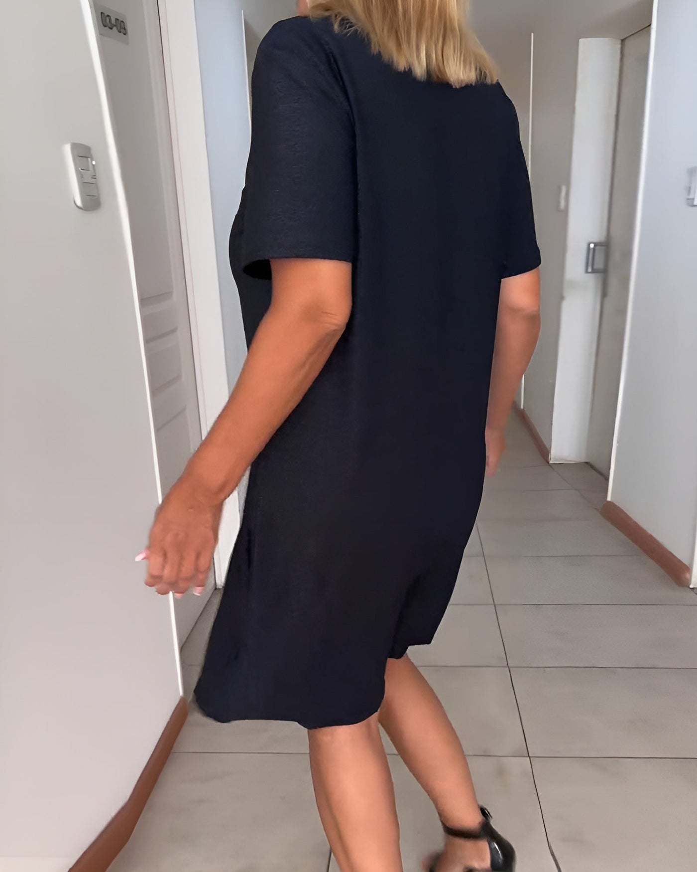 Vira™ | Abito elegante con scollo a V increspato