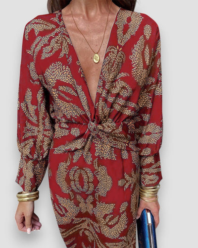 Elegante abito da donna a maniche lunghe