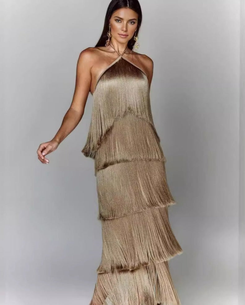 Elegante abito con nappe