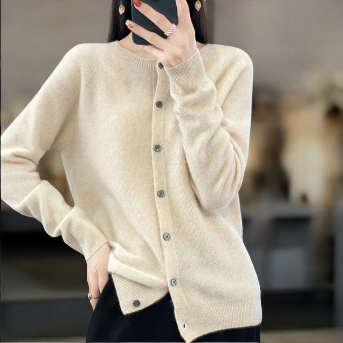Cardigan comodo con bottoni