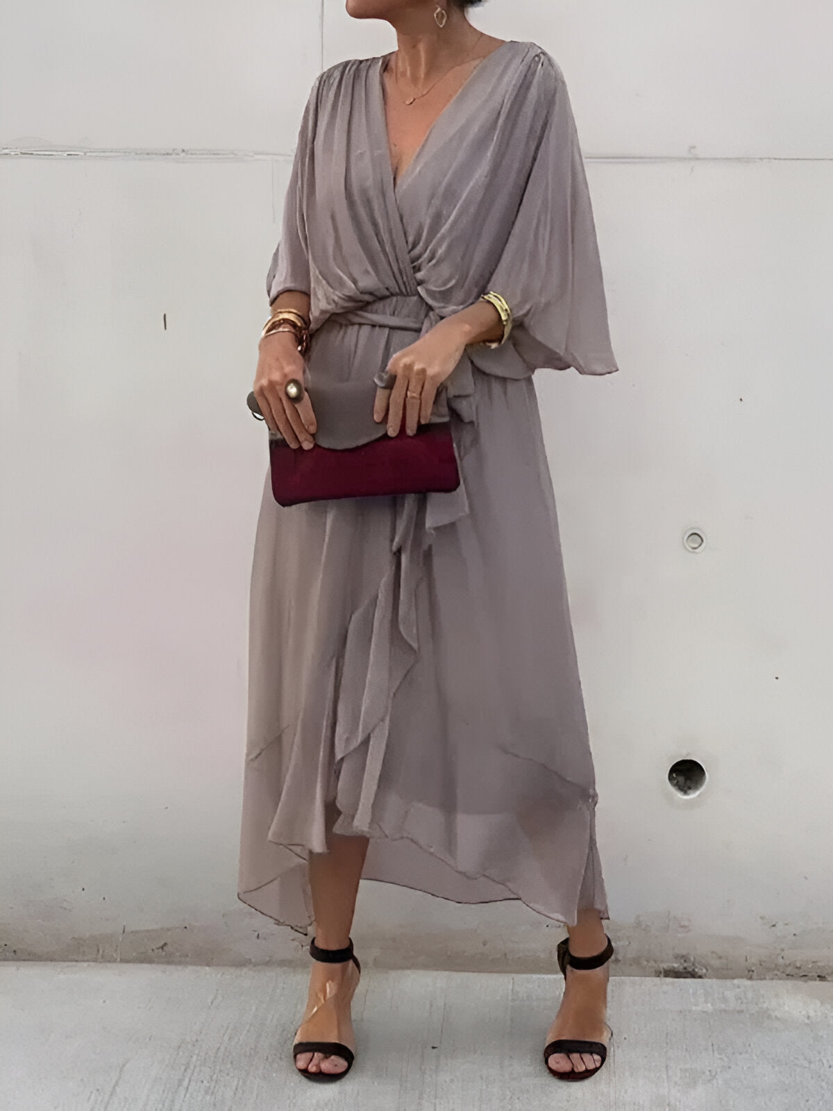 Caira™ | Abito in chiffon con scollo a V