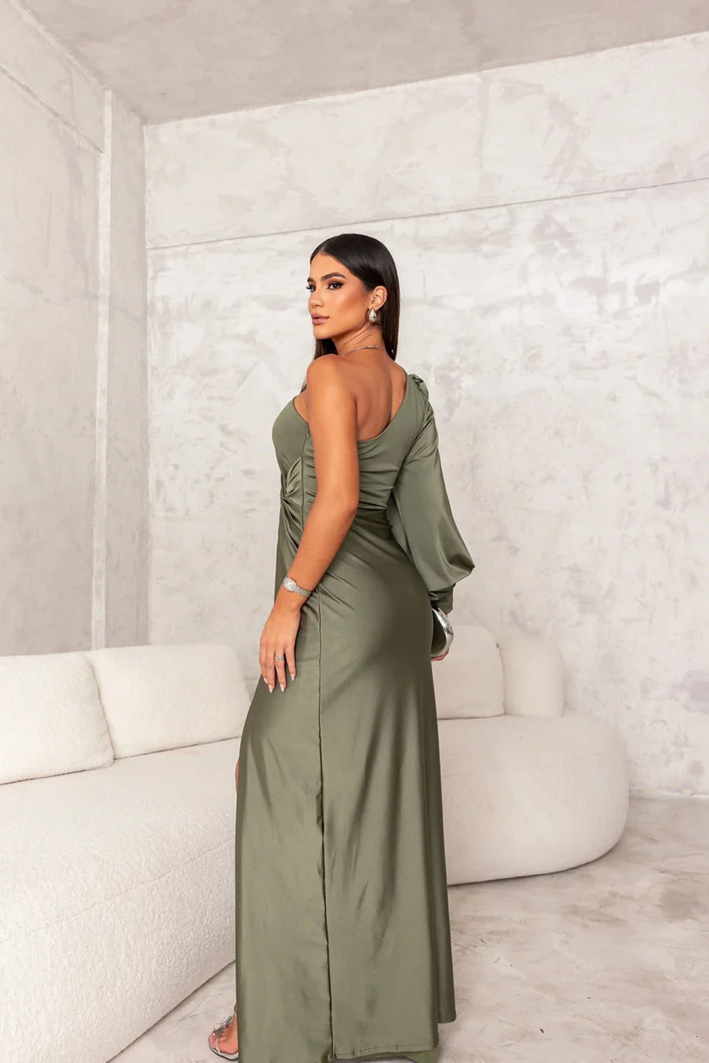 Abito elegante con silhouette